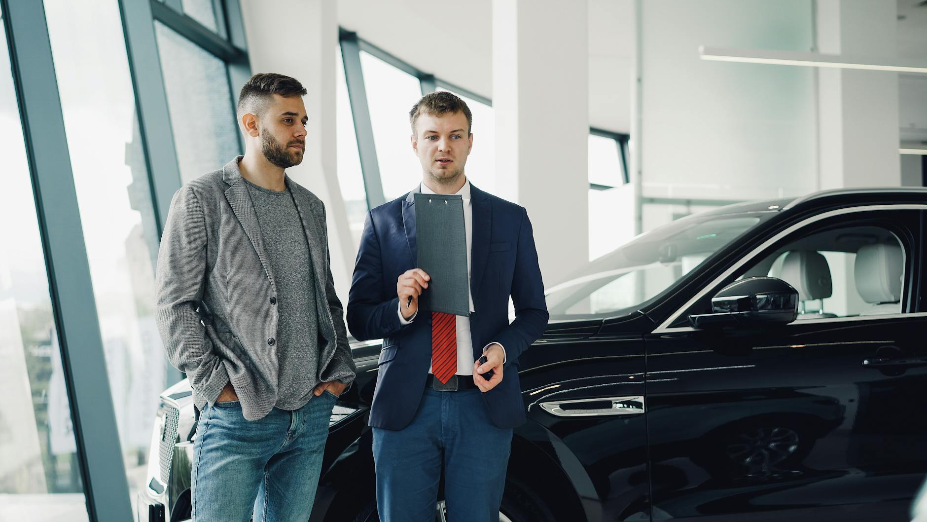 자동차 판매 전략과 흥망 예측